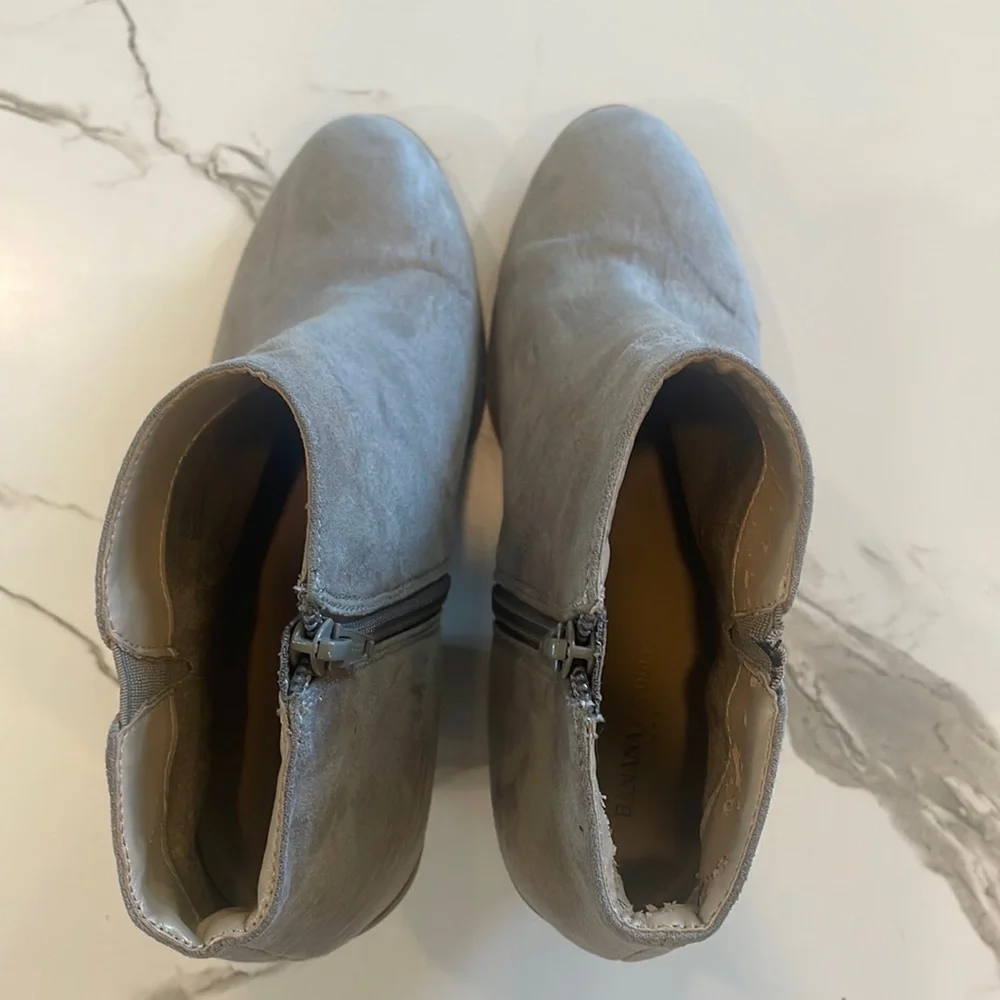 Banana Republic Ankle booties, size 7, Taupe, Tan, Chunky 4 inch heel - Picture 4 of 15